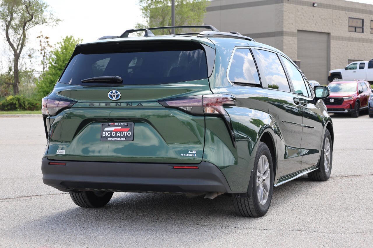 Used 2023 Toyota Sienna LE FWD image 9