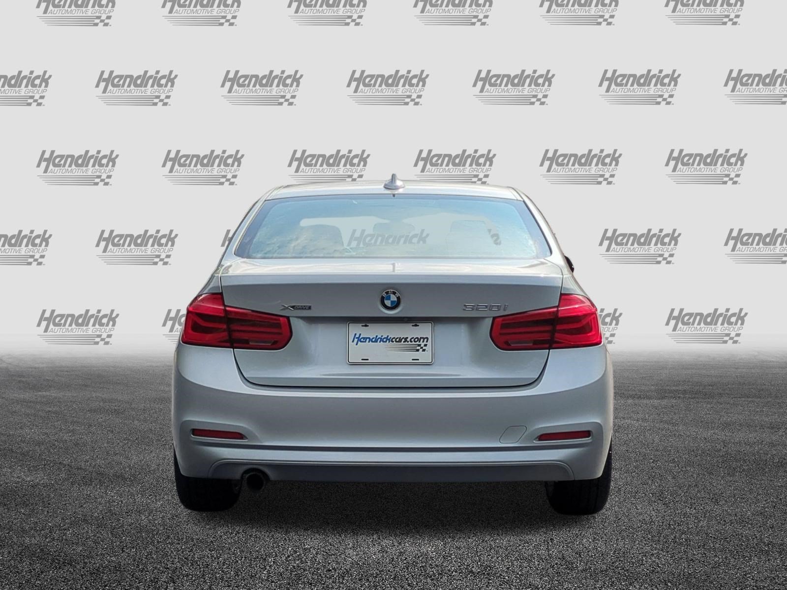 Used 2018 BMW 320i xDrive Sedan AWD/4WD image 9