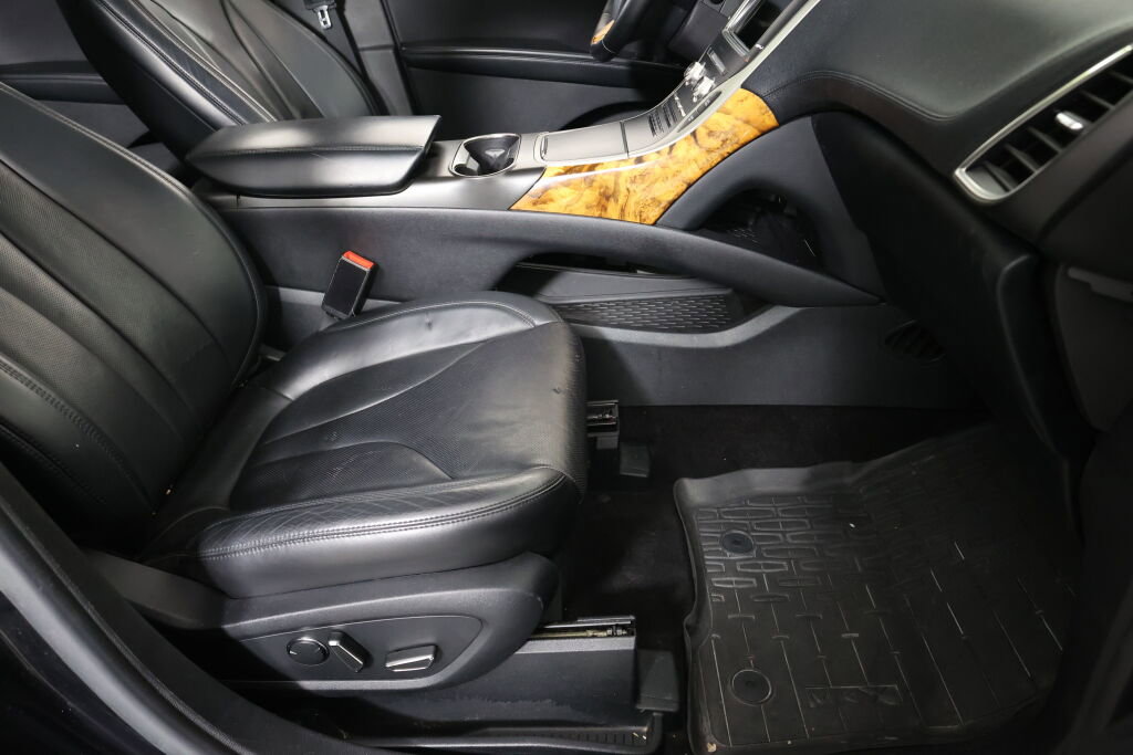 Used 2016 Lincoln MKX Reserve w/ Climate Package image 27