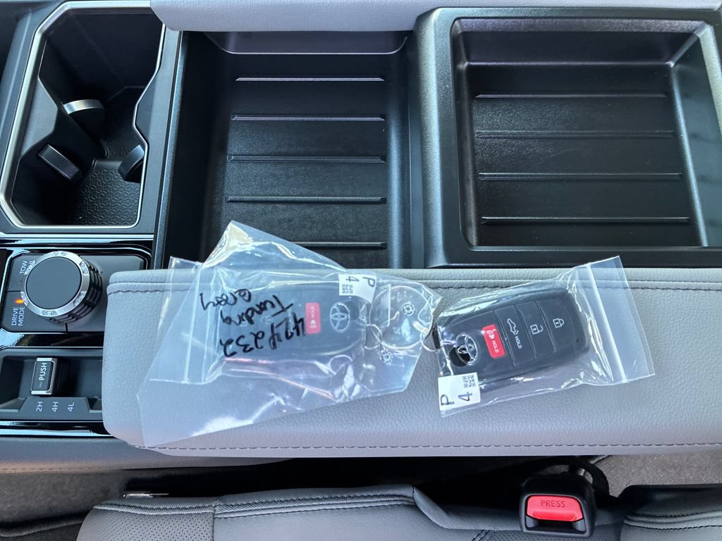 New 2026 Toyota Tundra Limited AWD/4WD image 49