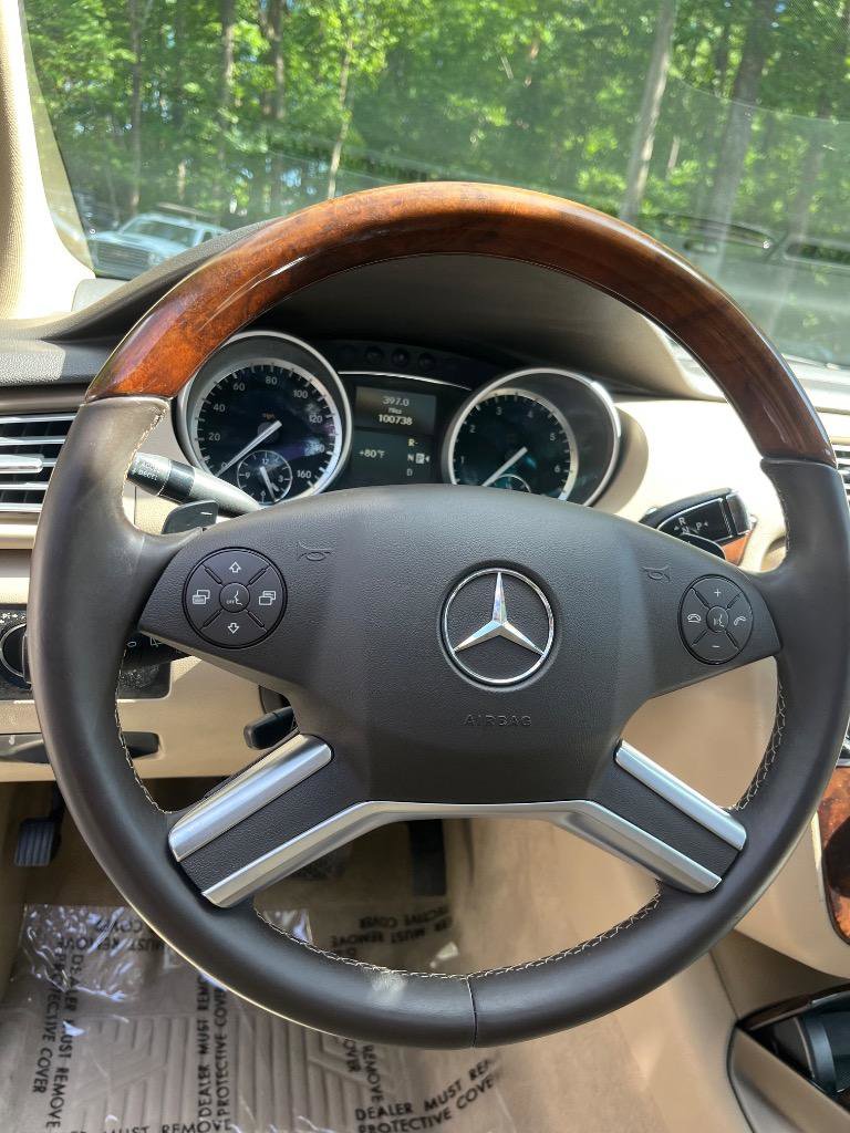 Used 2011 Mercedes-Benz R 350 4MATIC image 46