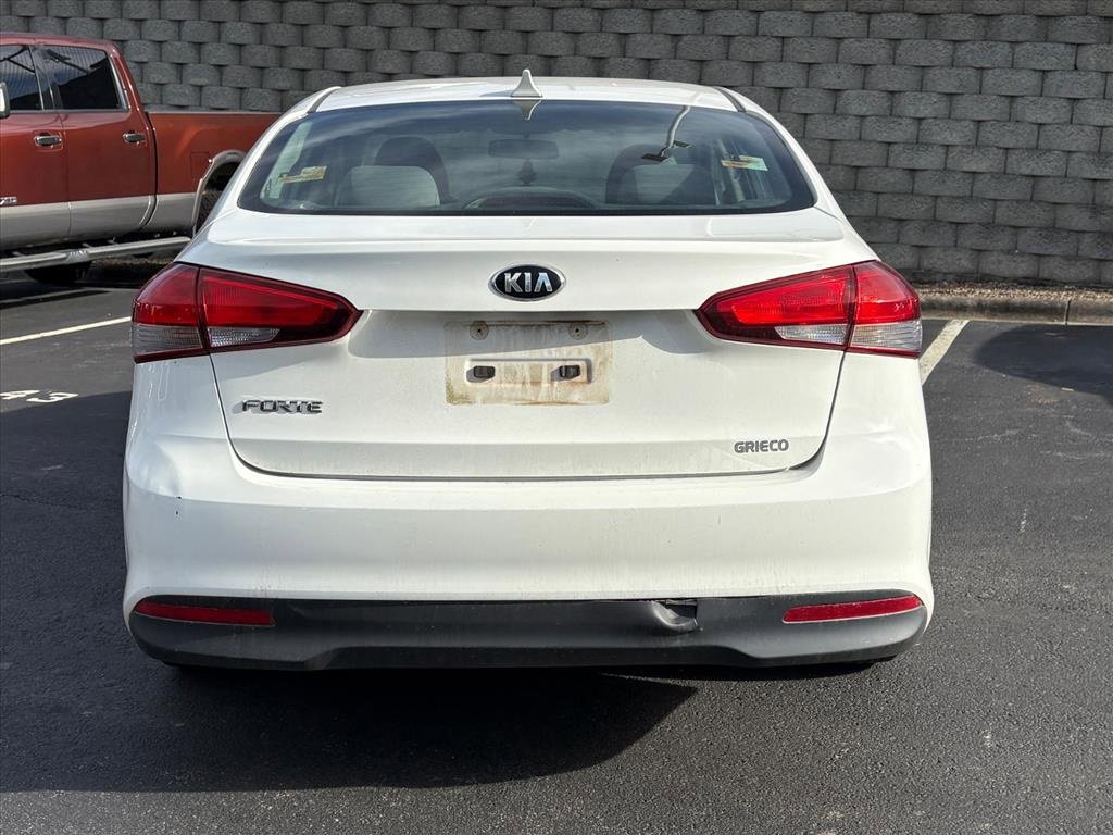Used 2017 Kia Forte LX image 5