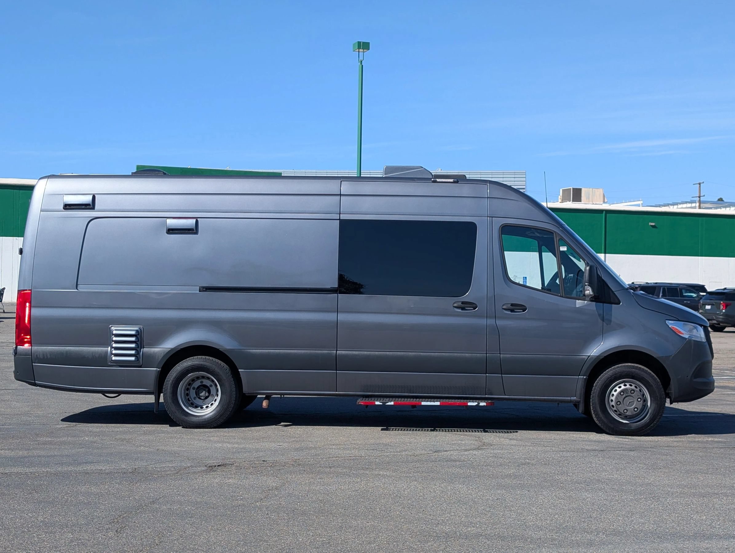 Used 2021 Mercedes-Benz Sprinter 4500 w/ Parking Package image 10