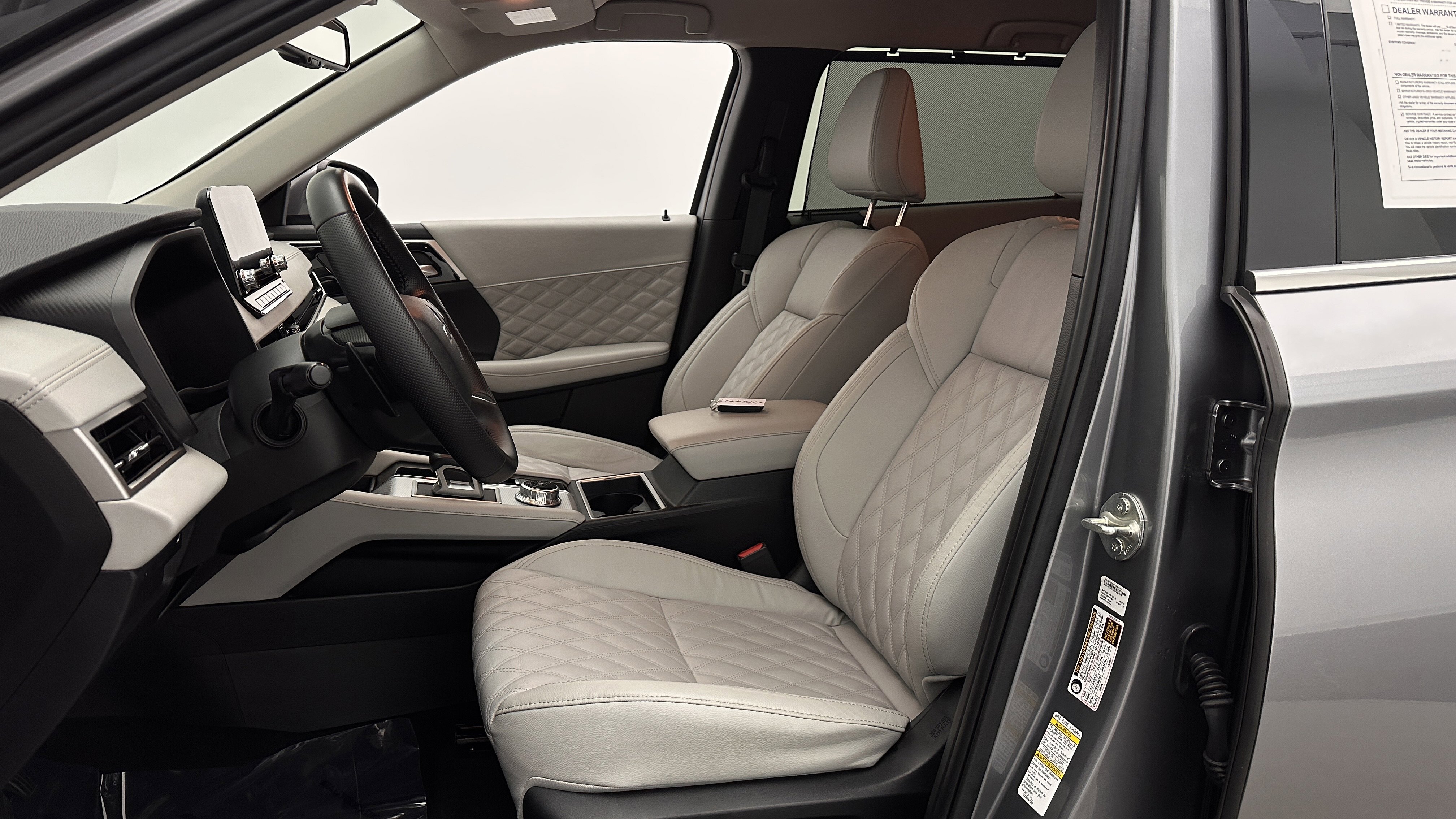 Used 2024 Mitsubishi Outlander SEL FWD image 15