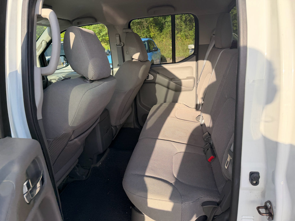 Used 2016 Nissan Frontier SV w/ SV Value Truck Package AWD/4WD image 7