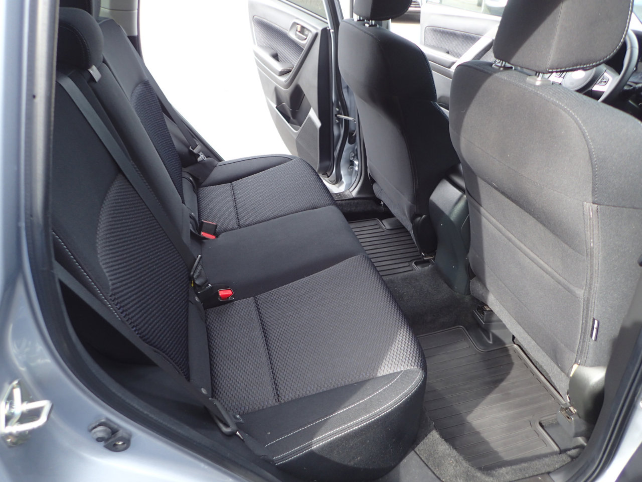 Used 2017 Subaru Forester 2.5i Premium image 12
