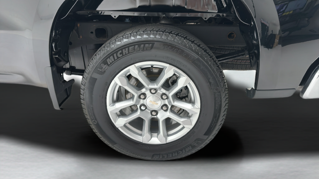 Used 2024 Chevrolet Silverado 1500 LT AWD/4WD image 9