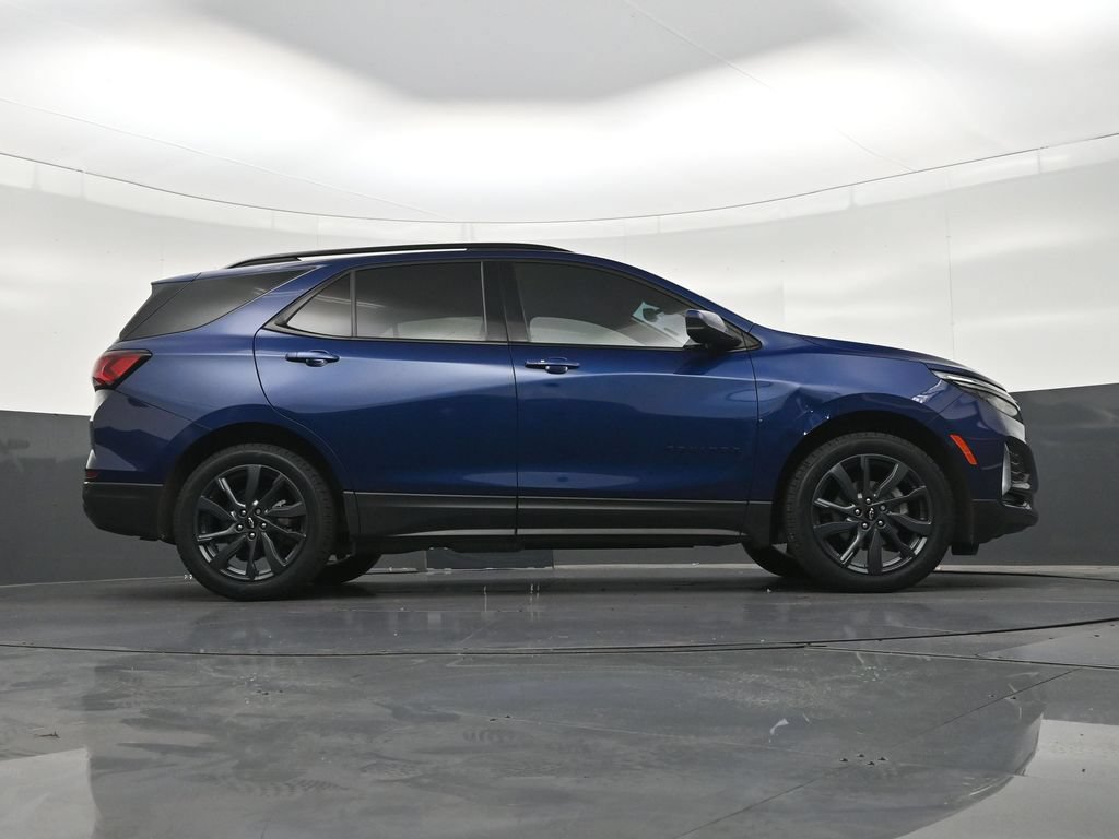 Used 2023 Chevrolet Equinox RS FWD image 34