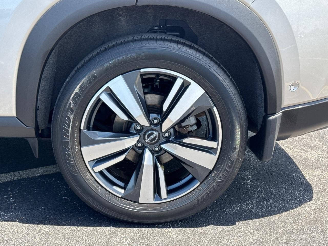 Used 2024 Nissan Rogue SL w/ SL Premium Package AWD/4WD image 9