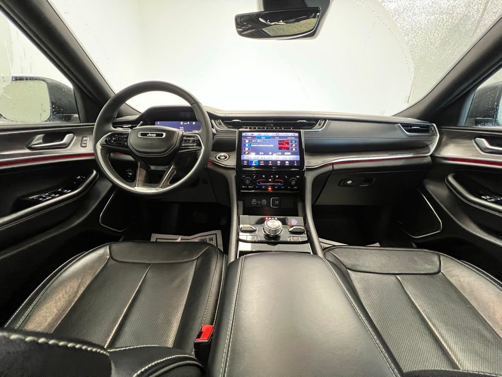 Used 2024 Jeep Grand Cherokee Overland image 10