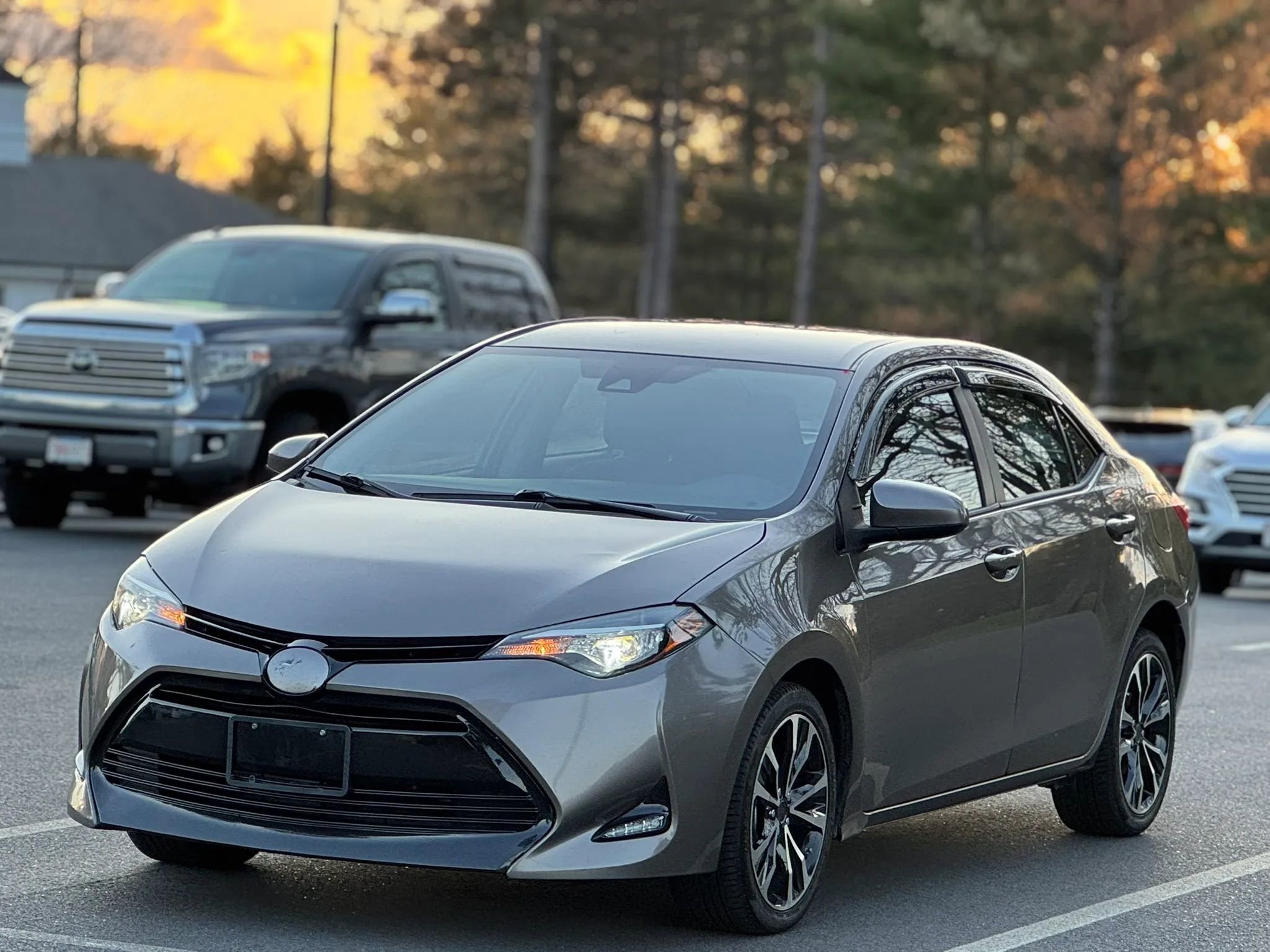 Used 2019 Toyota Corolla LE FWD image 1