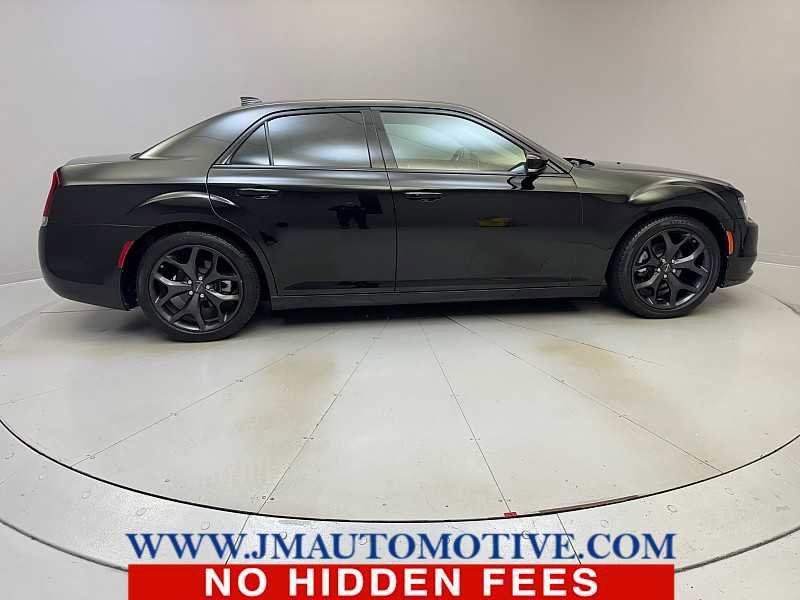 Used 2022 Chrysler 300 S image 6