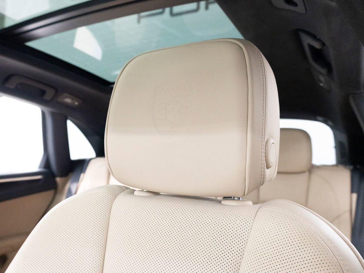 Certified 2025 Porsche Macan image 29