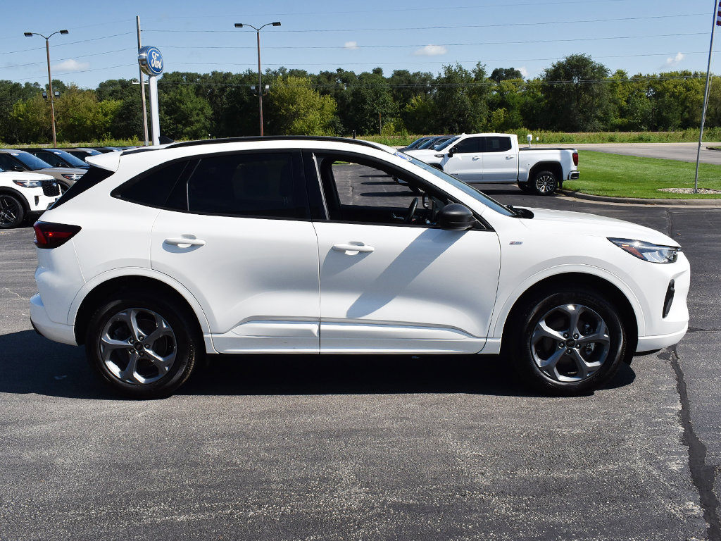 Used 2024 Ford Escape ST-Line w/ Tech Pack #1 AWD/4WD image 14