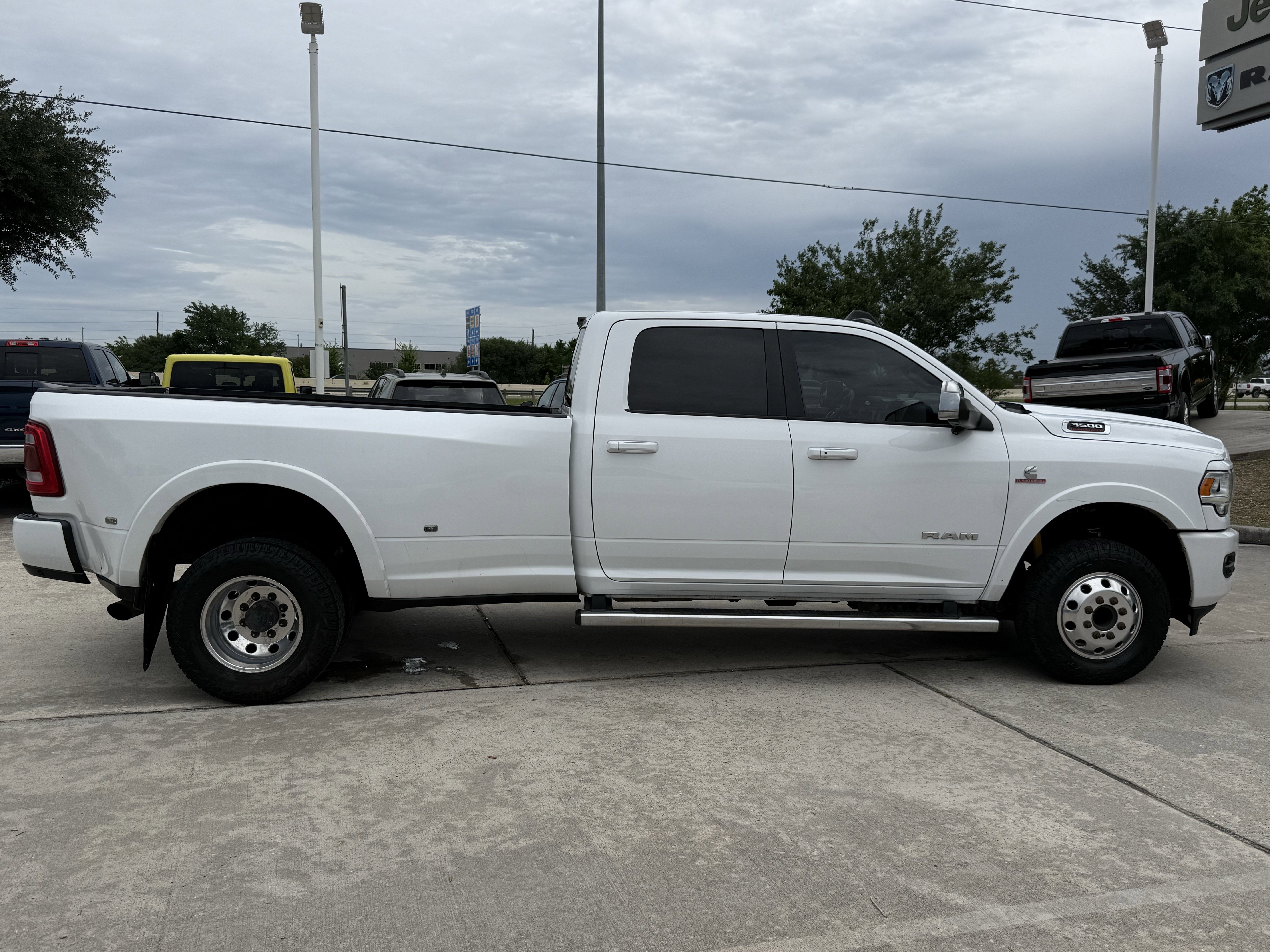 Used 2019 RAM 3500 Laramie AWD/4WD image 3