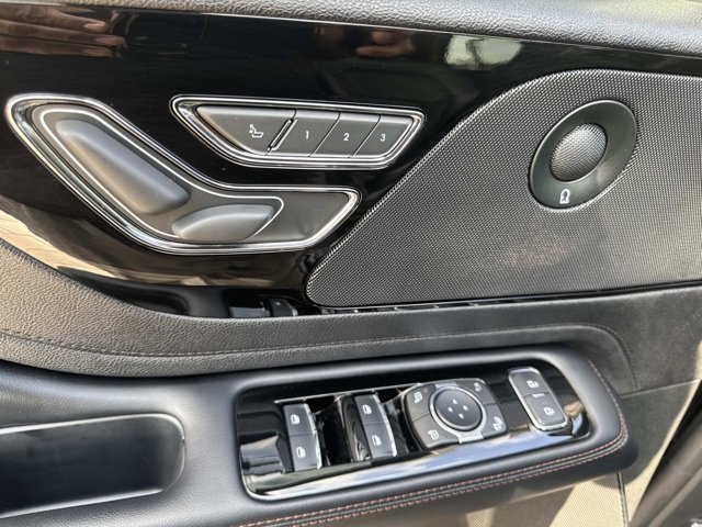 Used 2022 Lincoln Aviator Reserve w/ Equipment Group 201A image 13