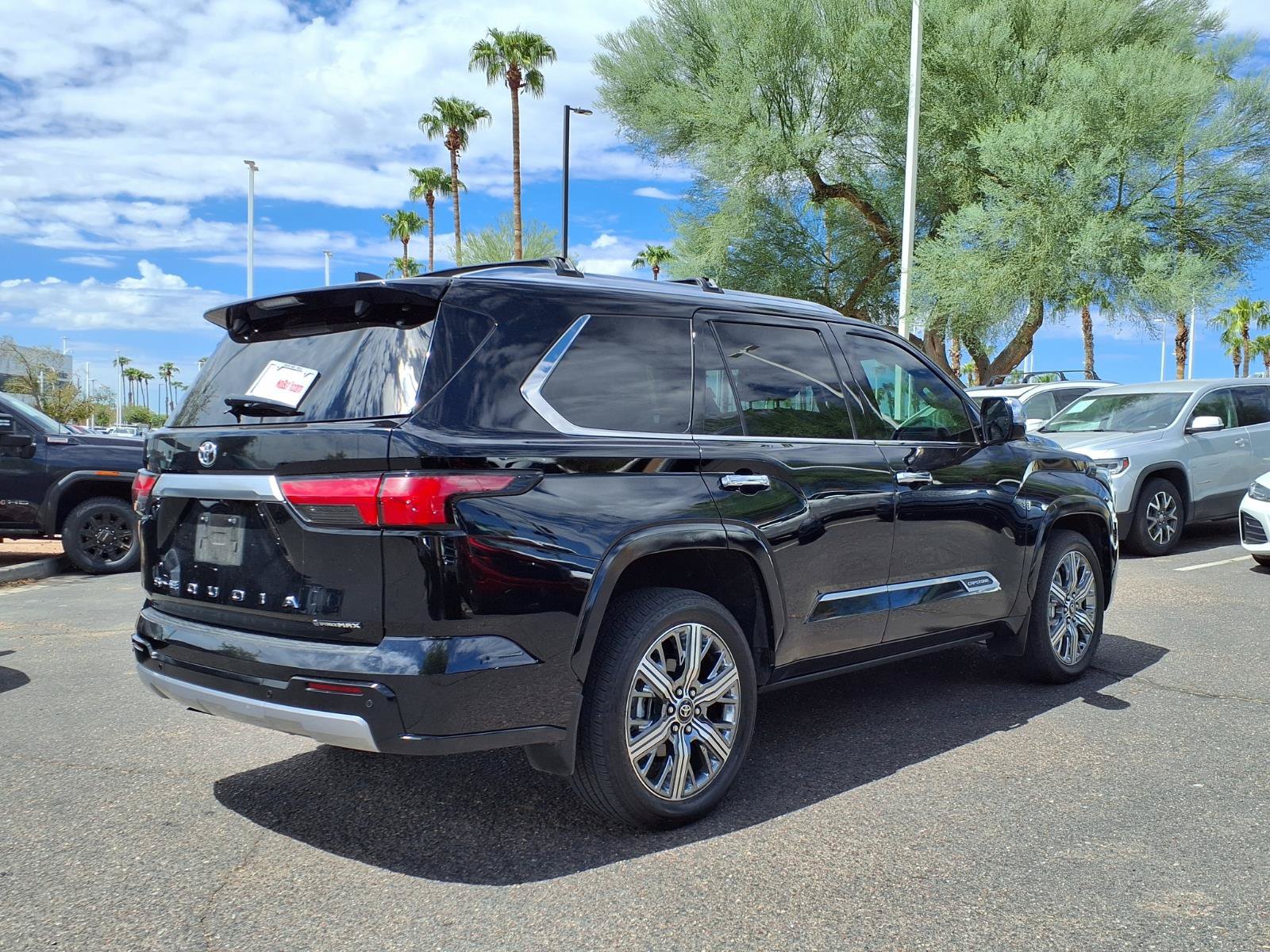 Used 2025 Toyota Sequoia Capstone AWD/4WD image 5