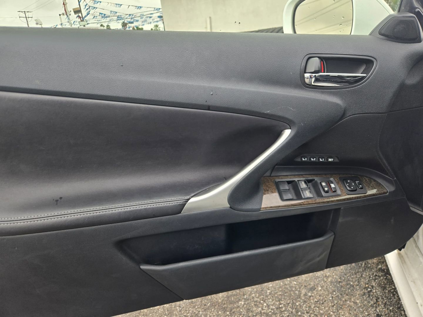 Used 2014 Lexus IS 250C image 9