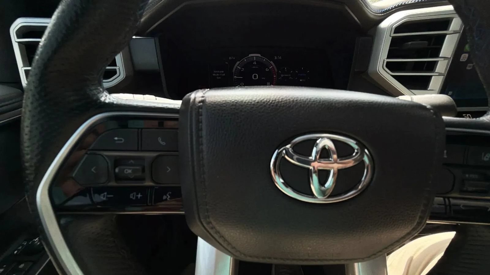 Used 2023 Toyota Tundra Platinum AWD/4WD image 19