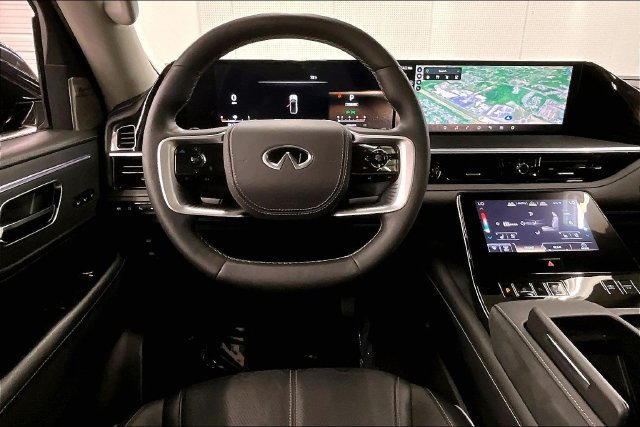 Used 2025 INFINITI QX80 Sensory AWD/4WD image 6