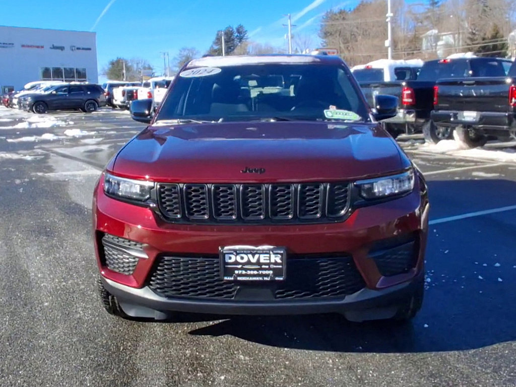 Certified 2024 Jeep Grand Cherokee Altitude image 3