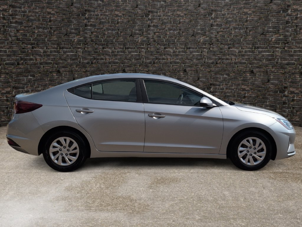 Used 2020 Hyundai Elantra SE FWD image 3