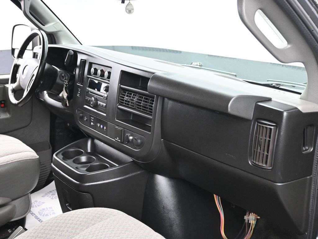 Used 2017 Chevrolet Express 3500 LT w/ LT Preferred Equipment Group image 28