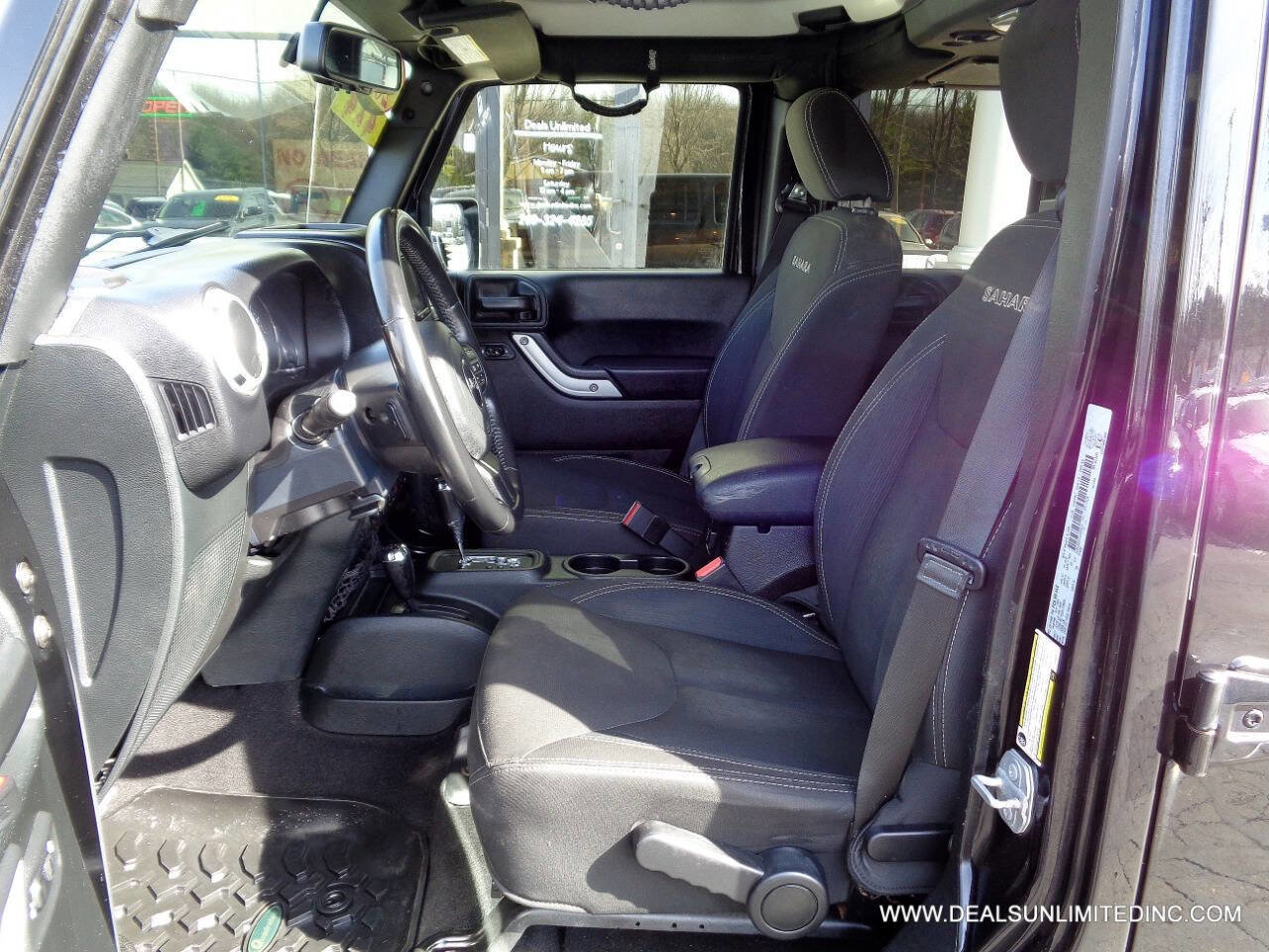 Used 2018 Jeep Wrangler Unlimited Sahara image 8