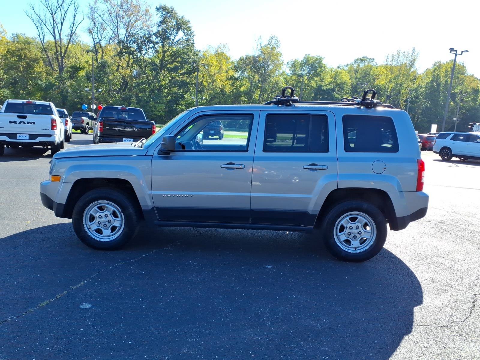Used 2015 Jeep Patriot Sport w/ Power Value Group AWD/4WD image 4