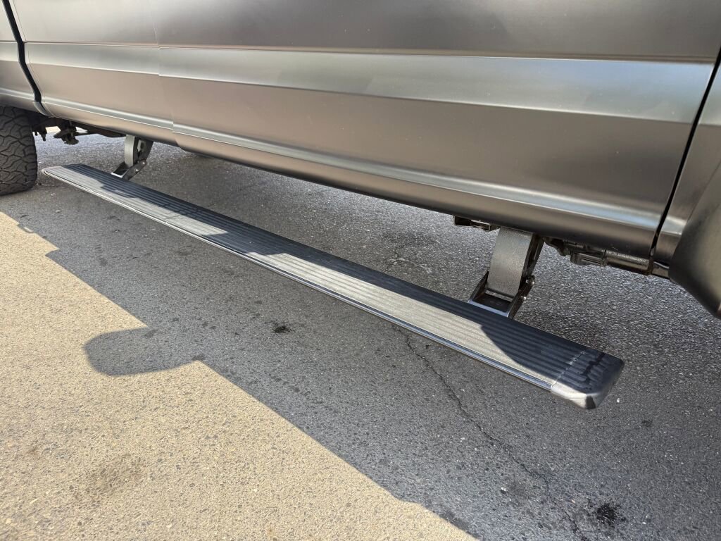 Used 2022 Ford F450 Platinum w/ FX4 Off-Road Package AWD/4WD image 32