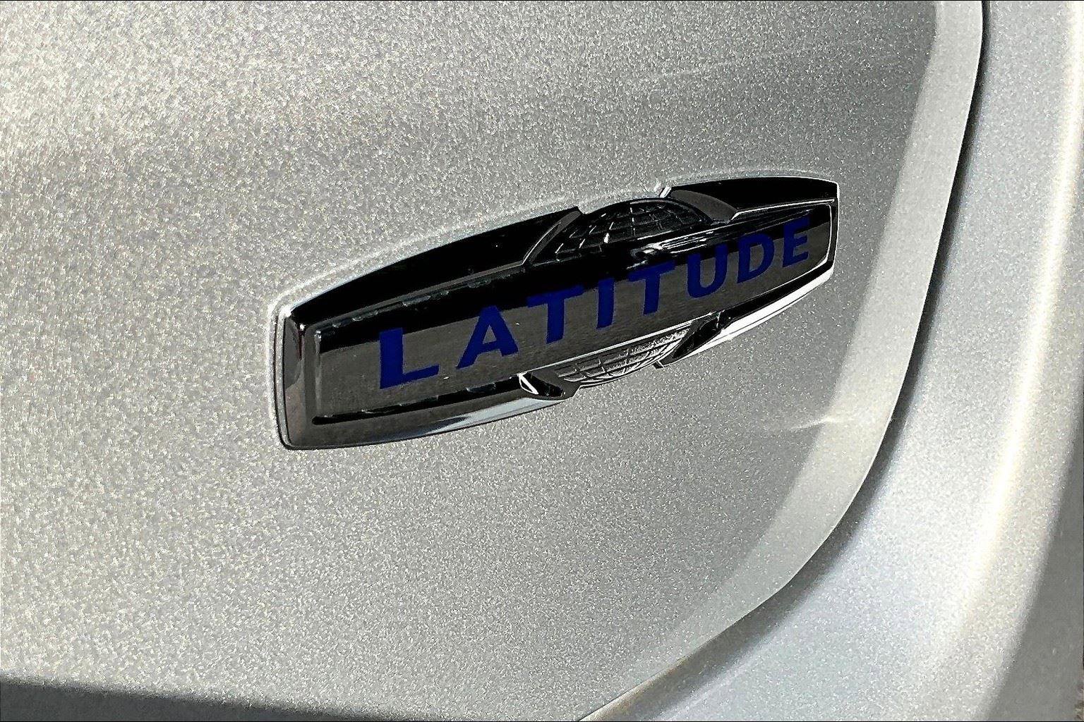 New 2025 Jeep Compass Latitude w/ Sun & Sound Group image 12