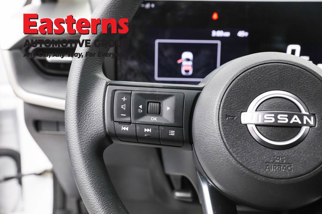 Used 2025 Nissan Kicks S image 15