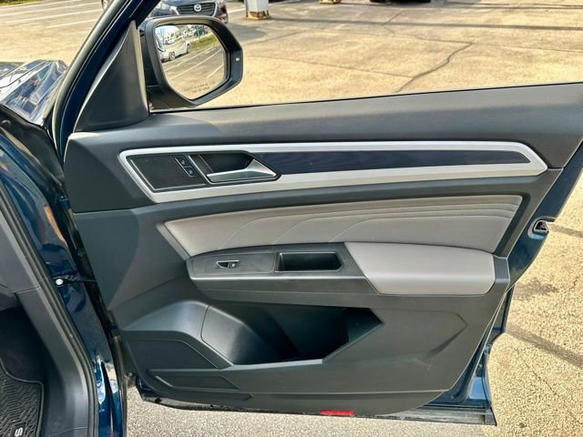 Certified 2023 Volkswagen Atlas Cross Sport SEL R-Line image 23