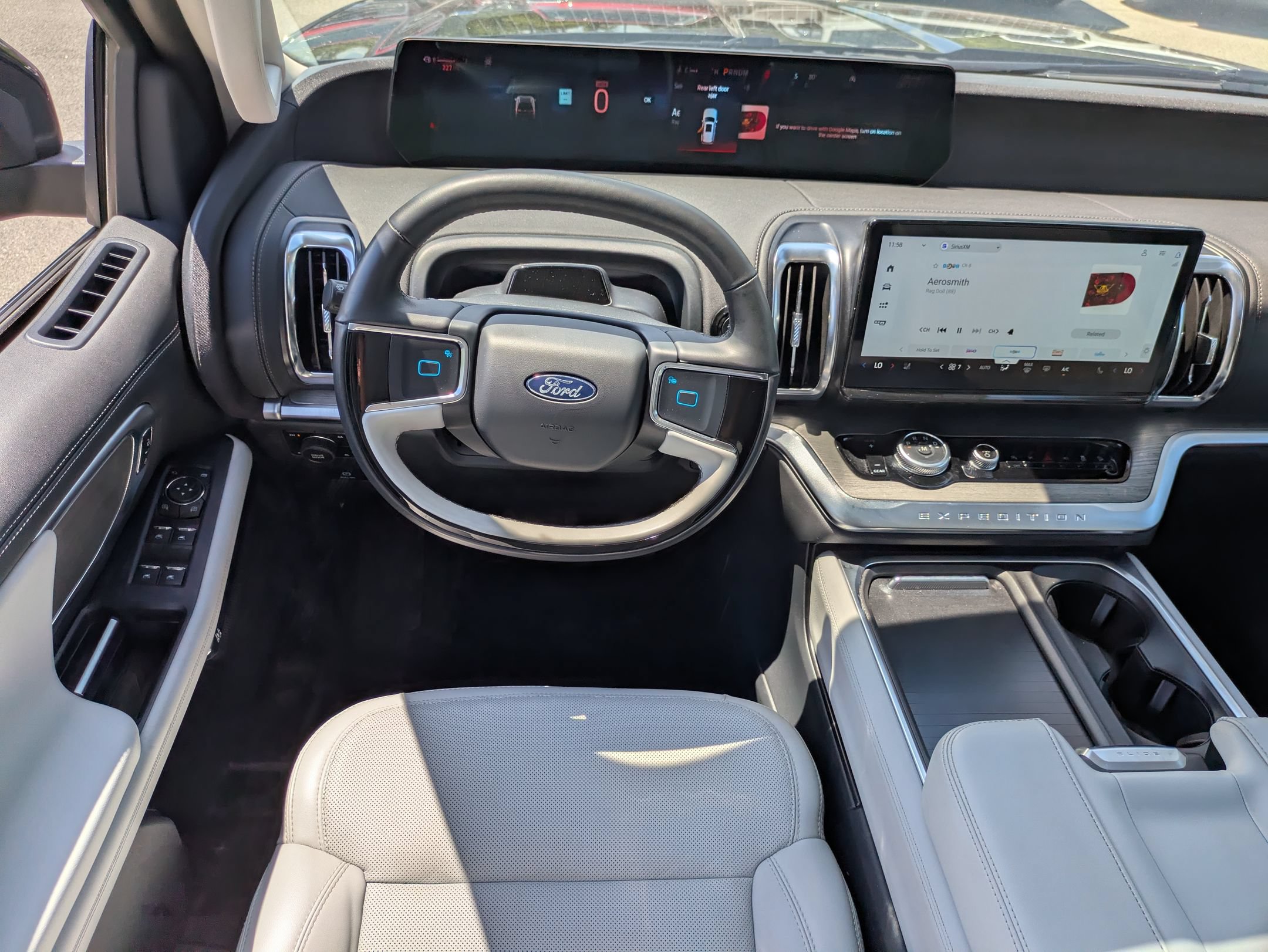 Certified 2025 Ford Expedition Max Platinum w/ Driver's Package AWD/4WD image 31