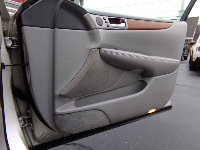 Used 2005 Lexus ES 330 Sedan image 67