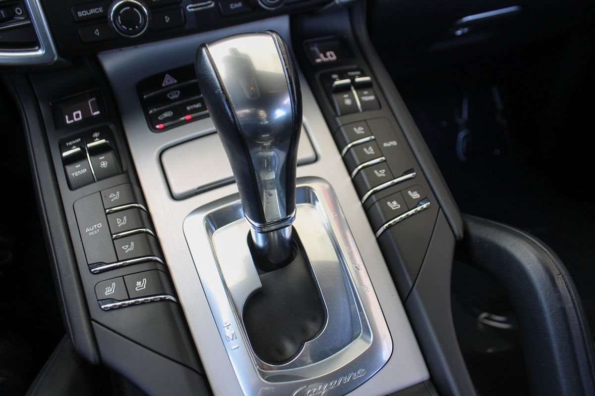 Used 2015 Porsche Cayenne Turbo AWD/4WD image 35