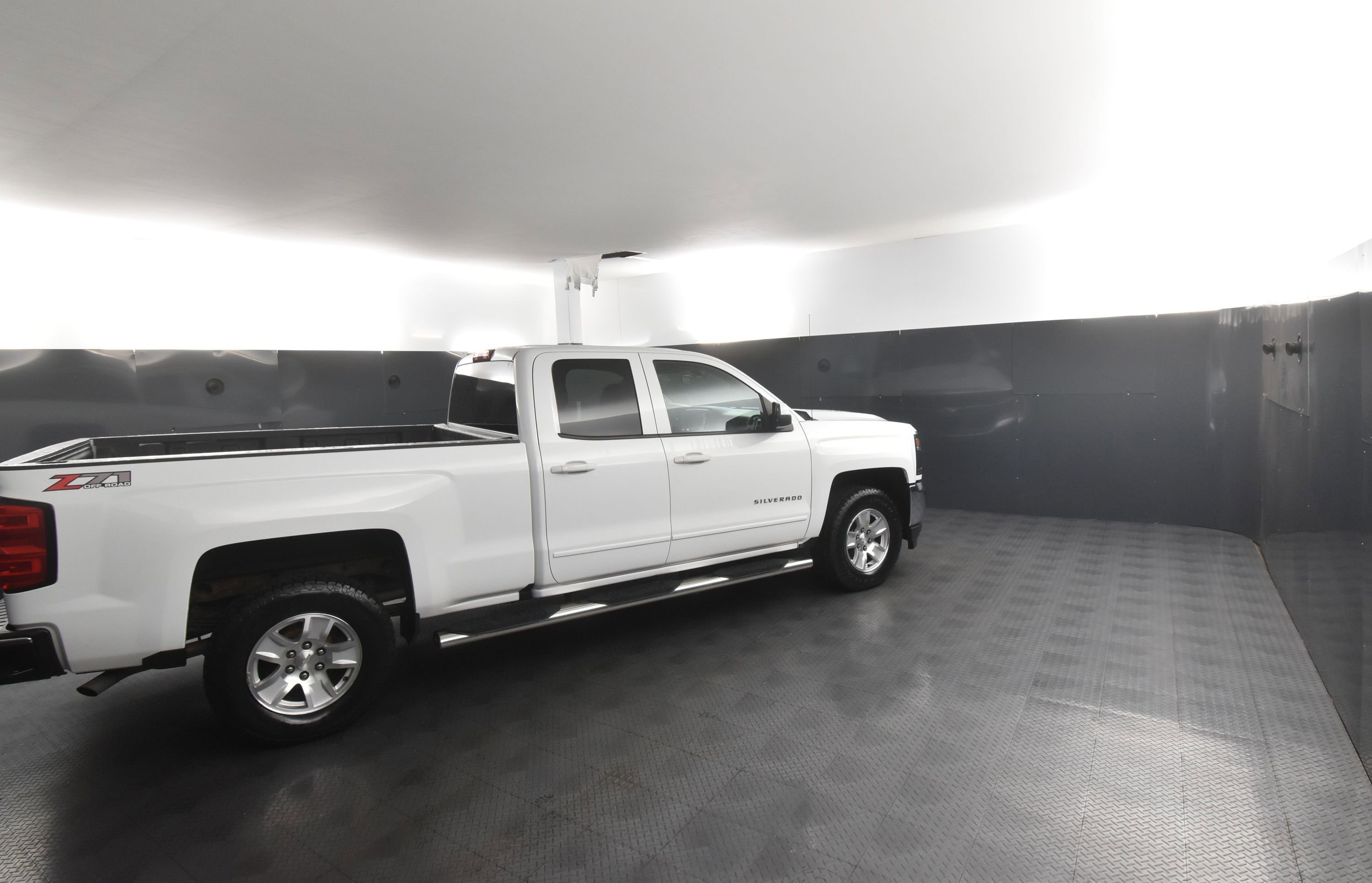 Used 2019 Chevrolet Silverado 1500 LT image 2