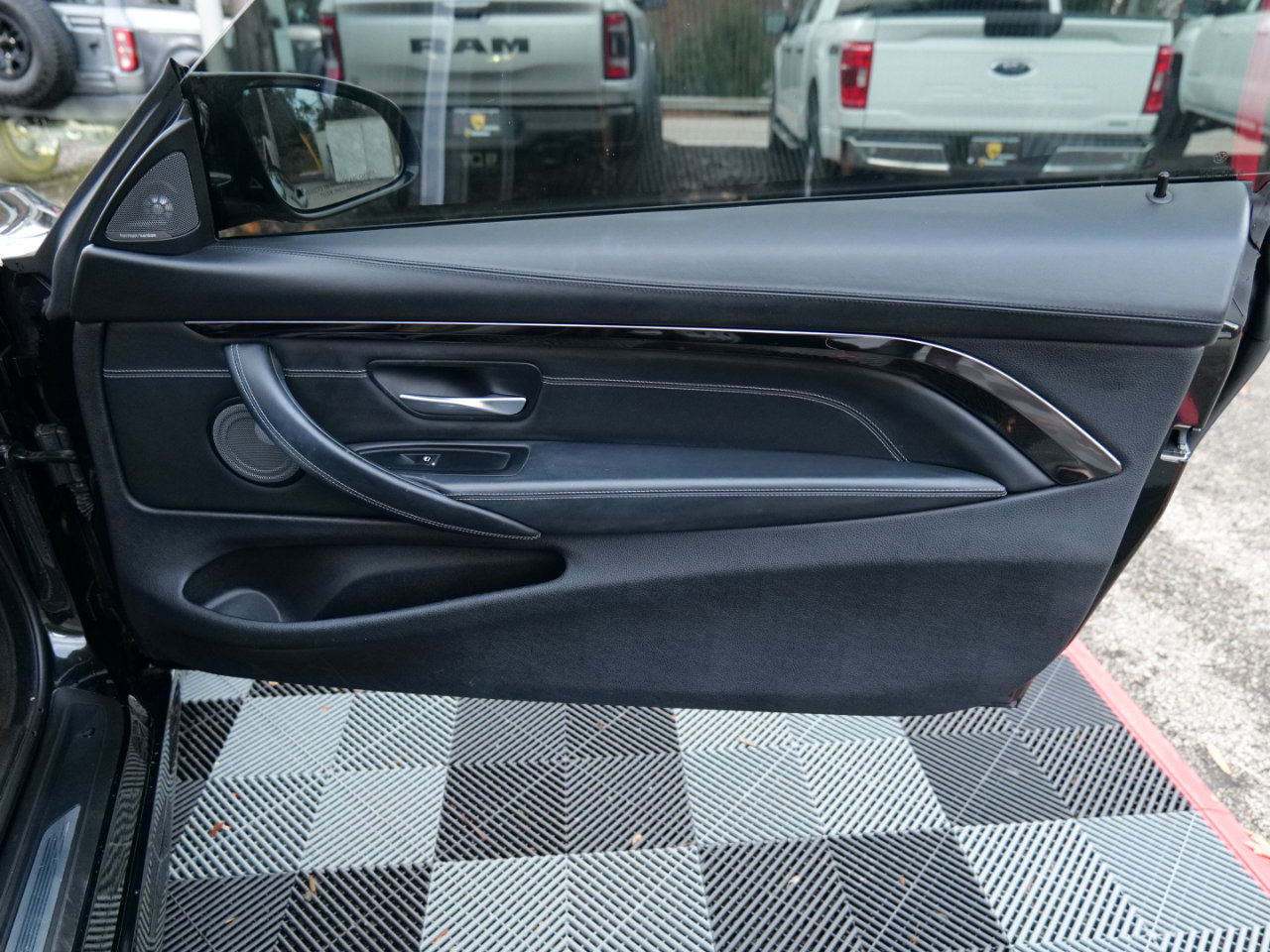 Used 2020 BMW M4 Coupe w/ Competition Package image 38