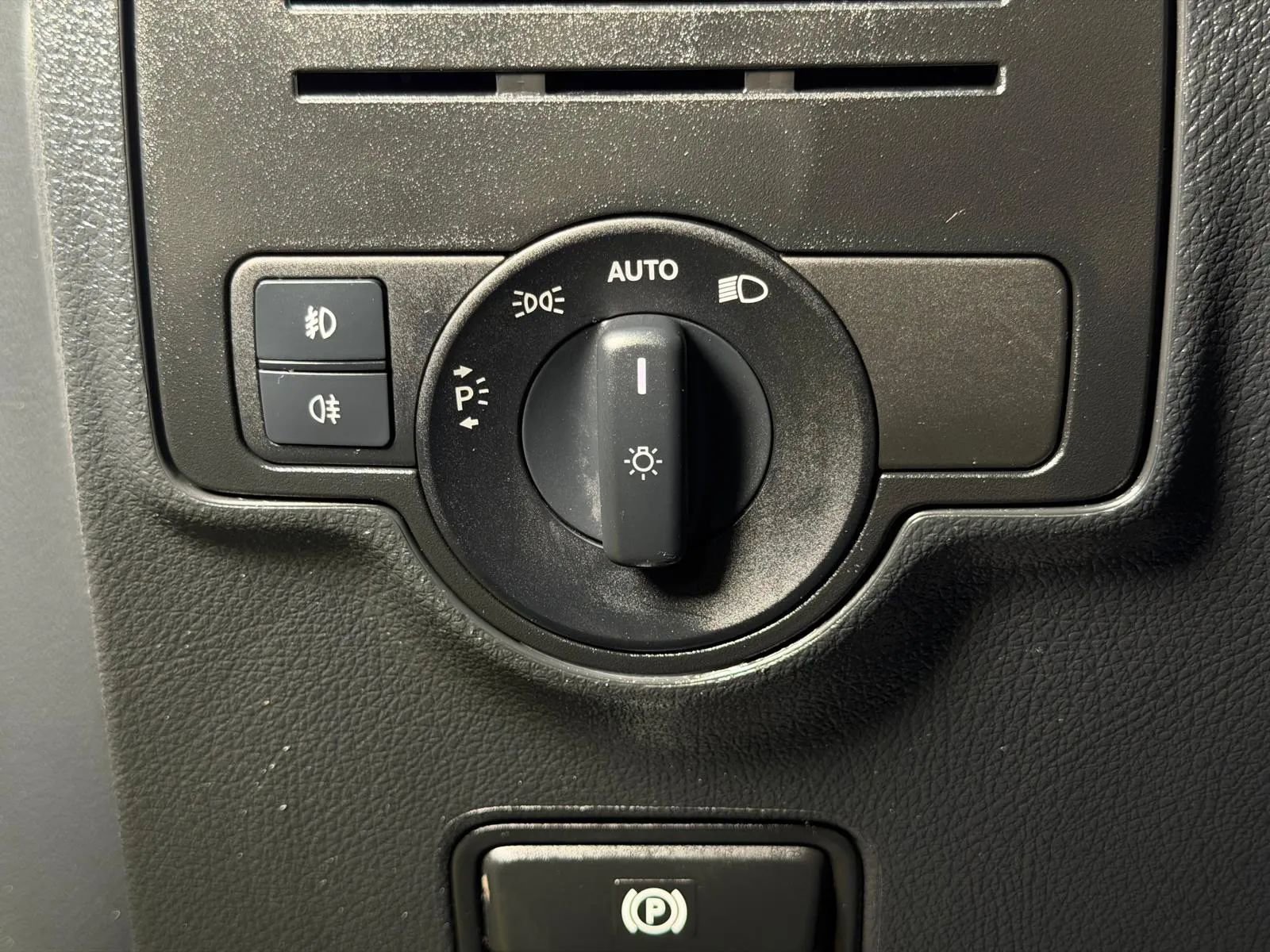 Used 2016 Mercedes-Benz Metris Passenger w/ Driver Efficiency Package image 25