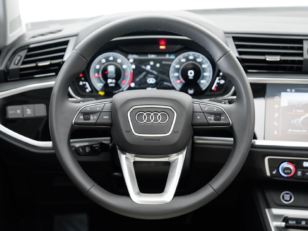 Certified 2025 Audi Q3 2.0T Premium Plus w/ Premium Plus Package AWD/4WD image 11