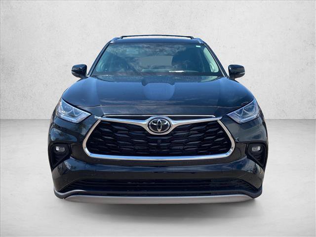 Used 2026 Toyota Highlander Platinum AWD/4WD image 2