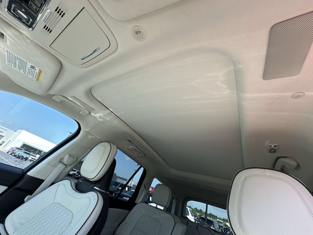 Used 2024 Lincoln Aviator Black Label AWD/4WD image 28