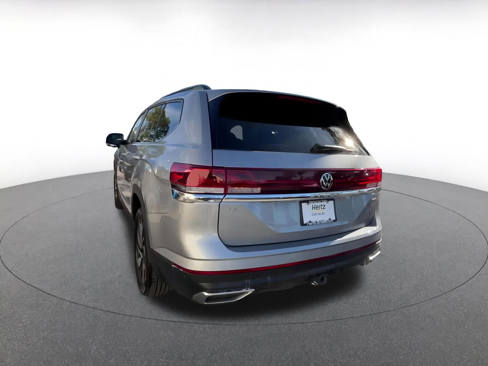 Used 2025 Volkswagen Atlas SE image 11