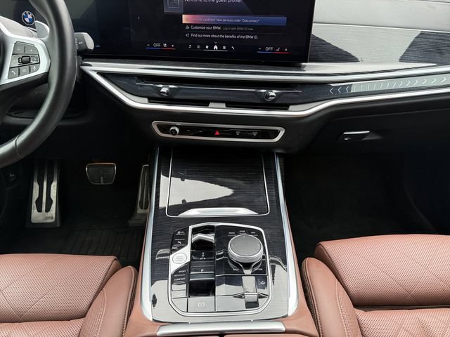 Used 2024 BMW X7 xDrive40i w/ M Sport Package AWD/4WD image 11