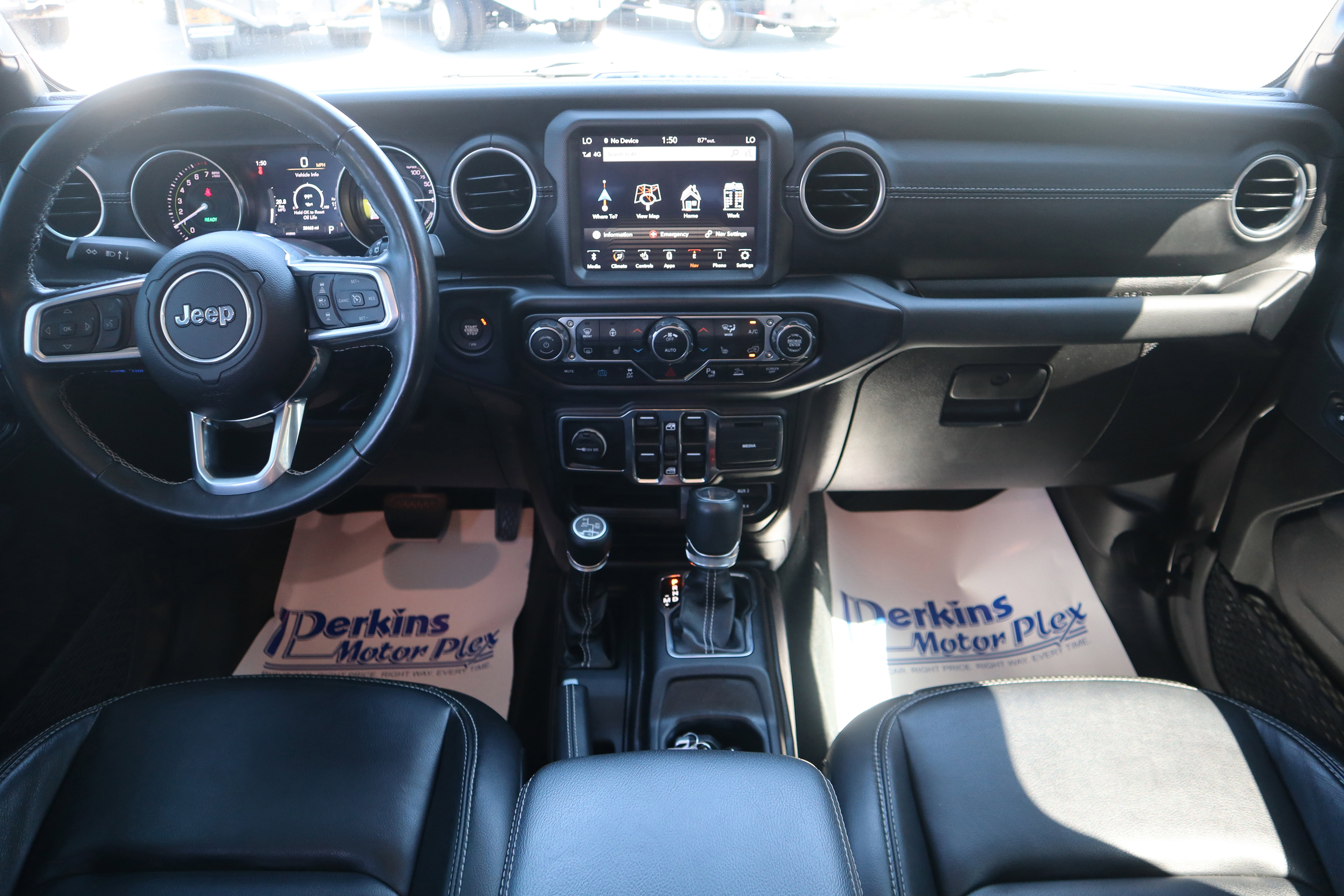 Used 2022 Jeep Wrangler Unlimited Sahara w/ Cold Weather Group image 11