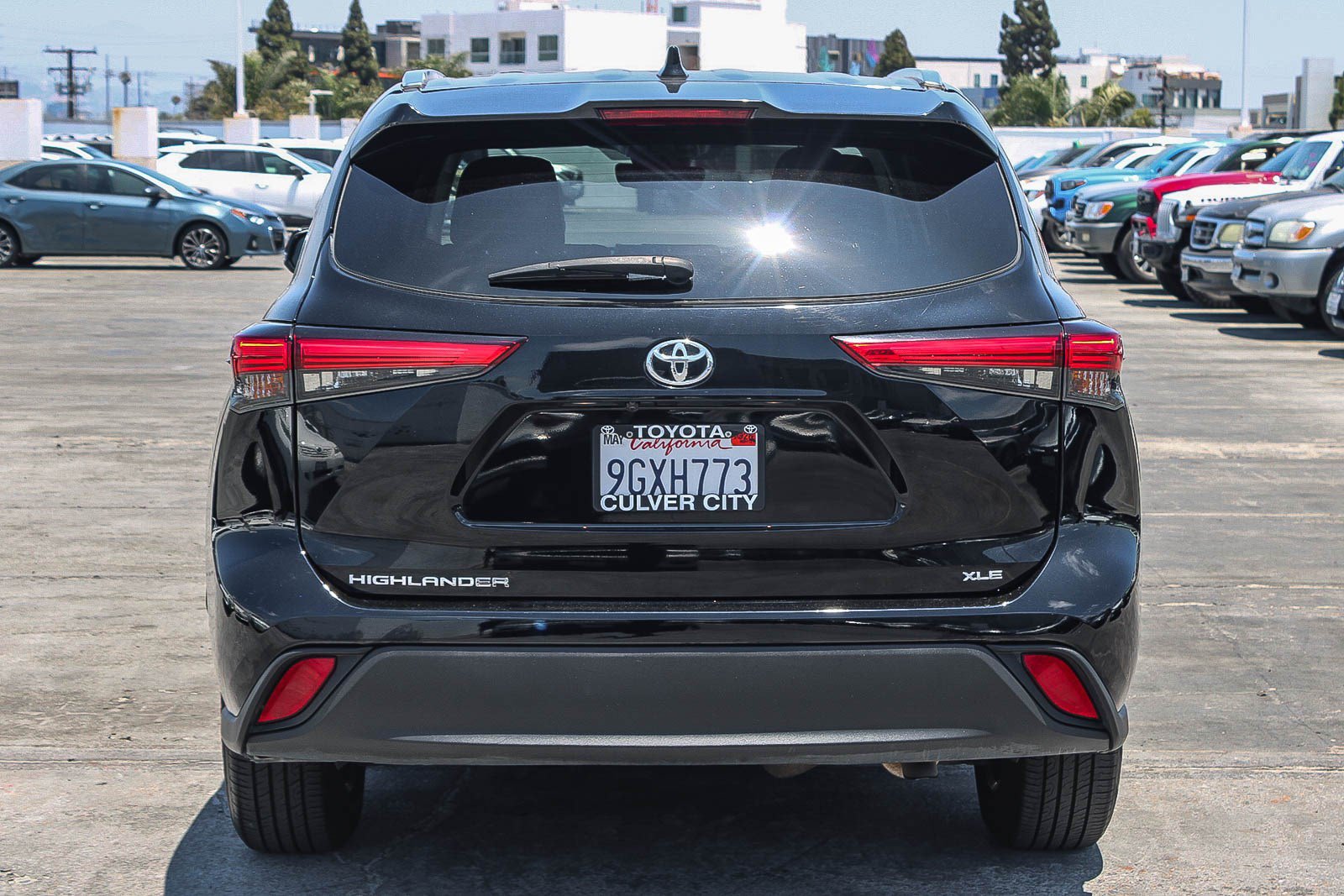 Used 2021 Toyota Highlander XLE FWD image 8