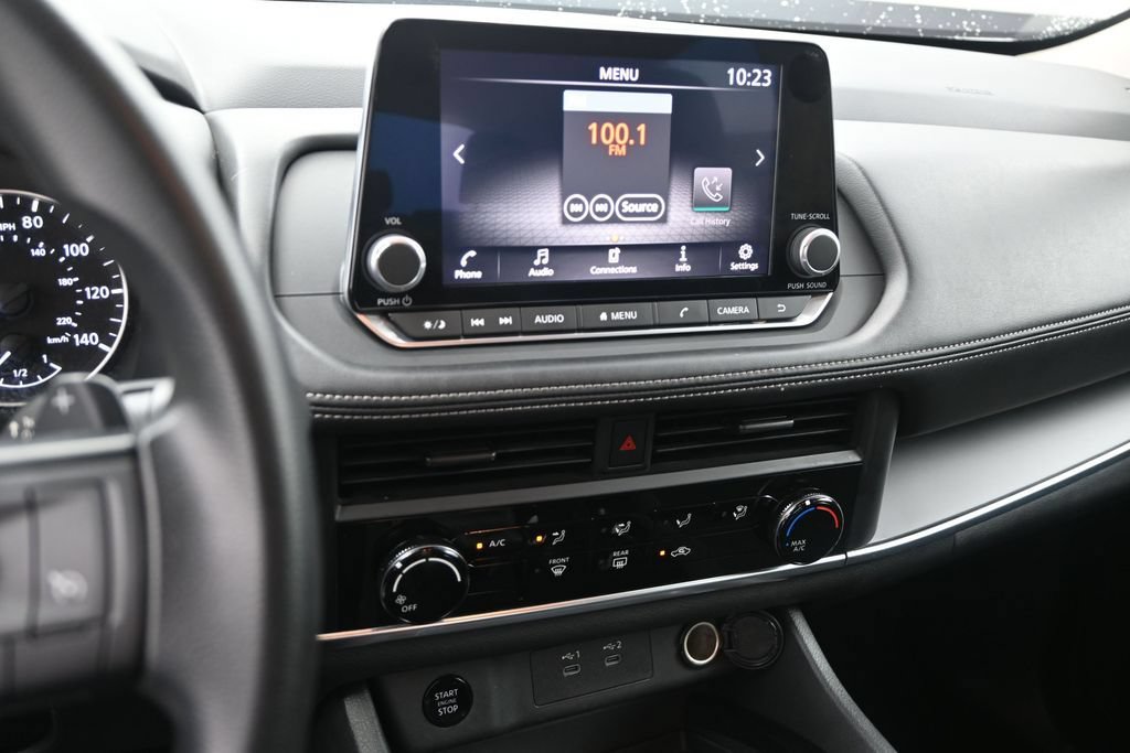 Used 2024 Nissan Rogue S AWD/4WD image 19