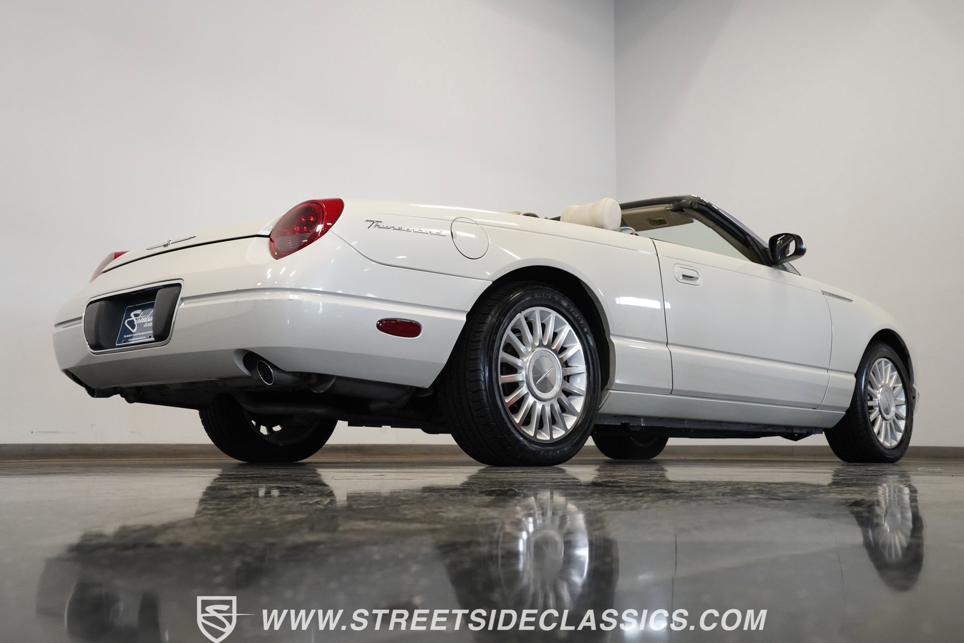 Used 2005 Ford Thunderbird 50th Anniversary image 19