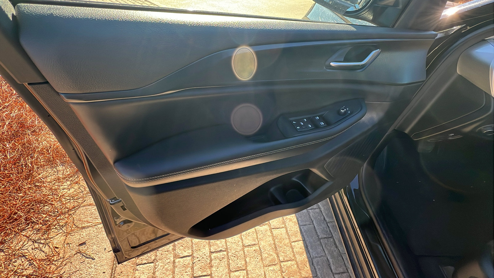 Used 2023 Jeep Grand Cherokee L Laredo image 13