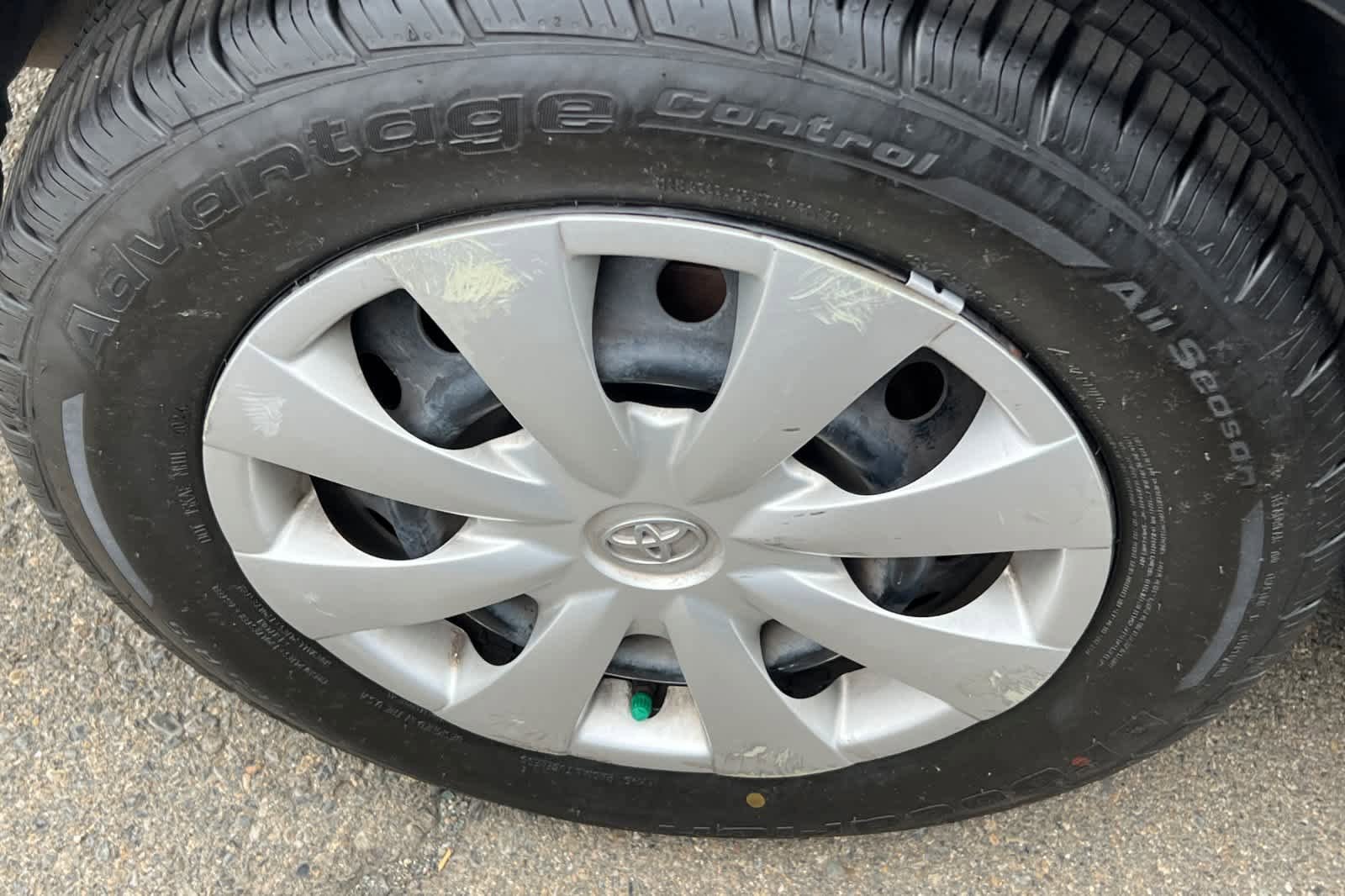 Used 2010 Toyota Corolla LE FWD image 17